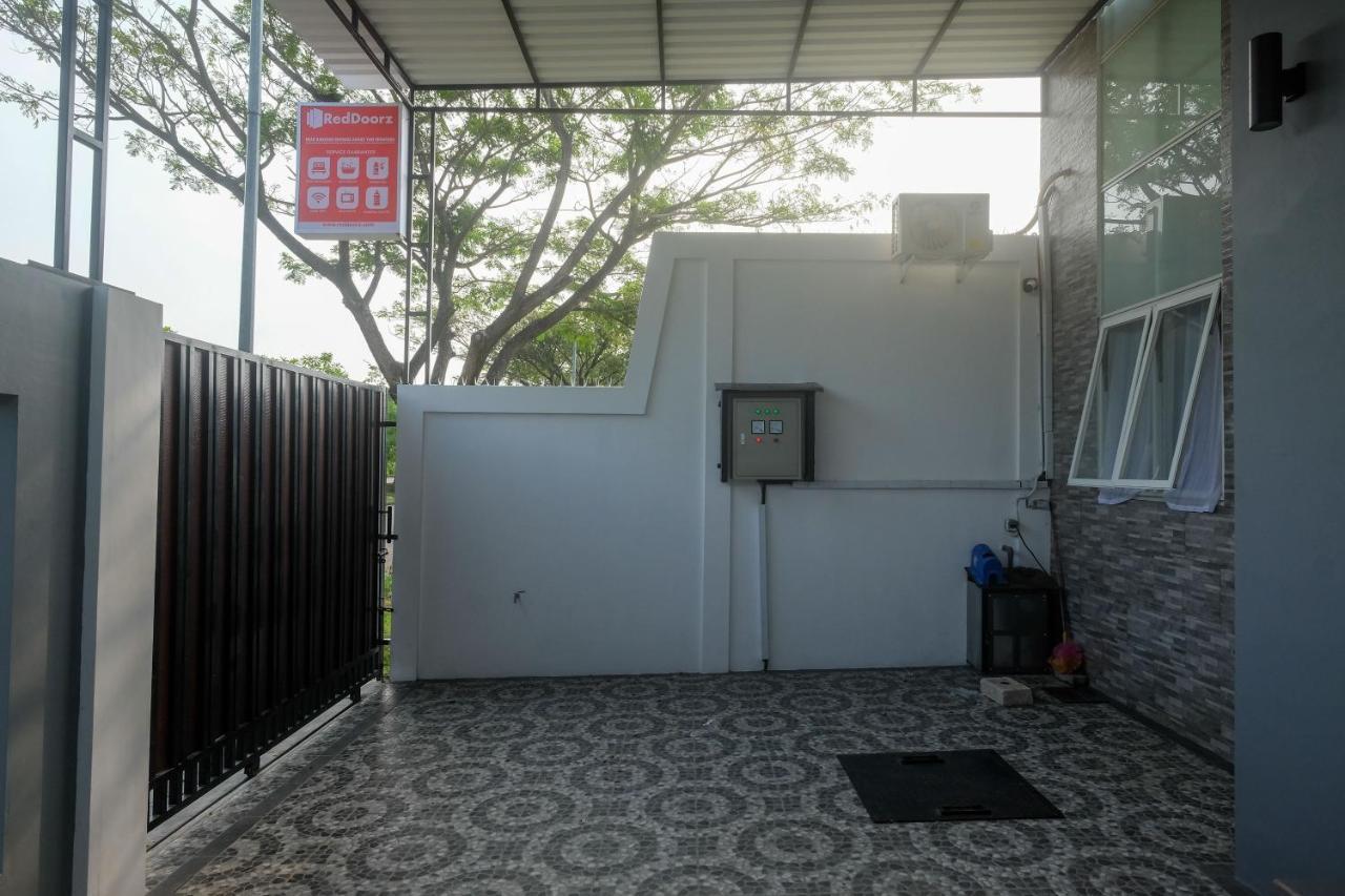 Reddoorz Near Kawasan Bandara Ahmad Yani Semarang 2 Ξενοδοχείο Εξωτερικό φωτογραφία